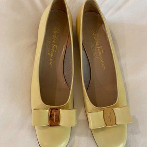 Salvatore Ferragamo Vara Bow Pump, 9 Narrow
